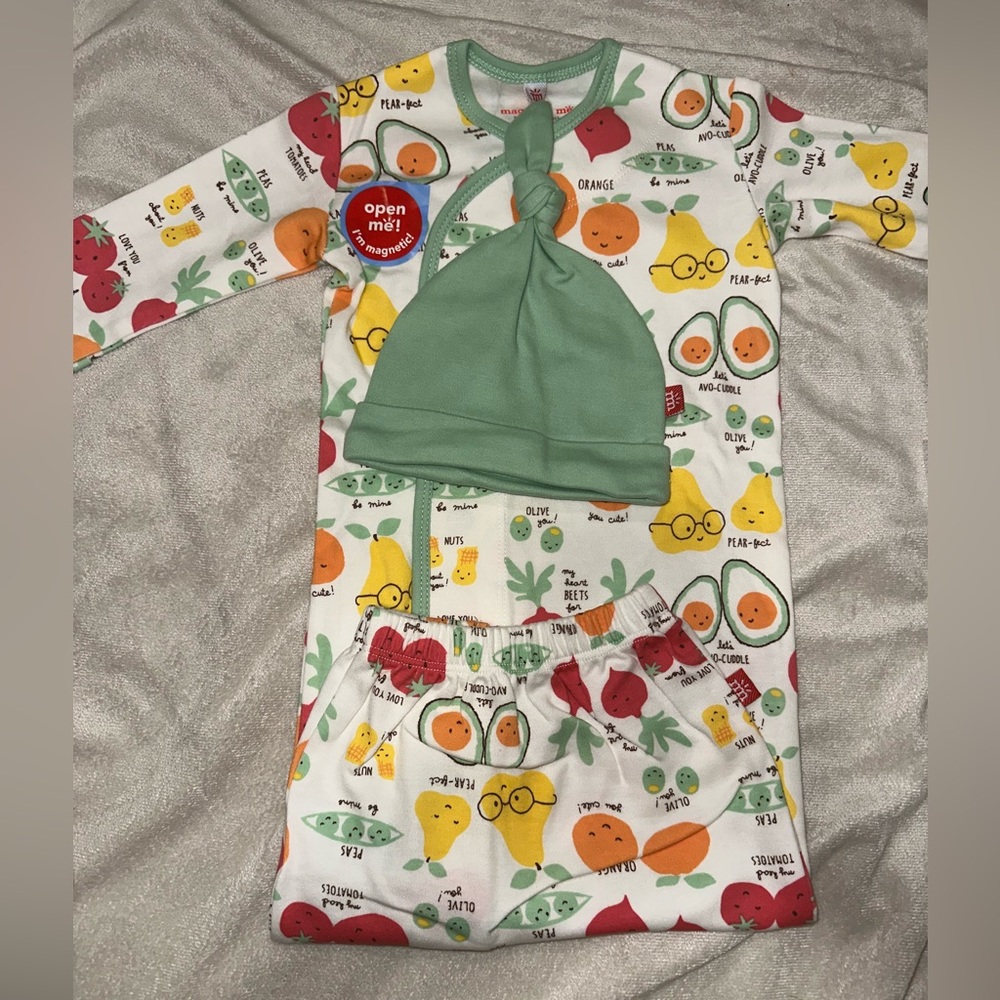 Magnetic Gown Set